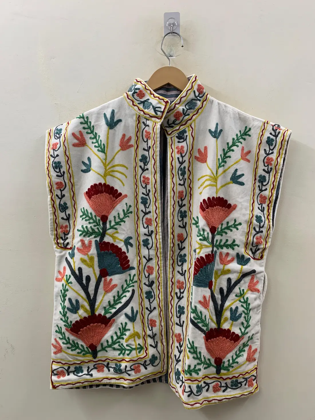 Women’s Velvet Suzani Vest – Handcrafted Ethnic Embroidered Waistcoat 3