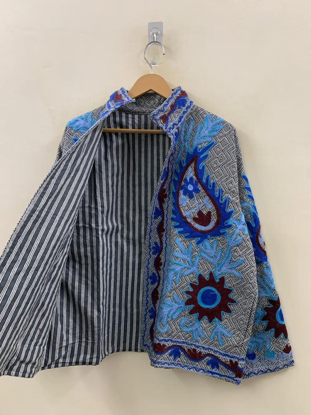 Velvet Suzani Embroidered Jacket – Traditional Artisan Coat