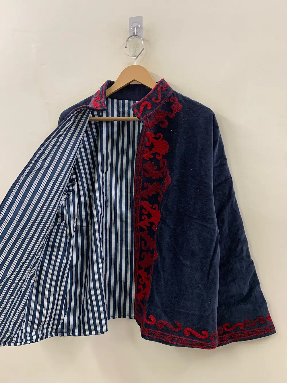 Elegant Handmade Velvet Suzani Jacket – Unique Artisan Outerwear 3